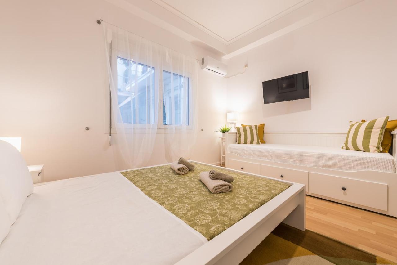 Apartment At Megaro Mousikis St Semi Basement 1Bed 2 Pers Atenas Exterior foto