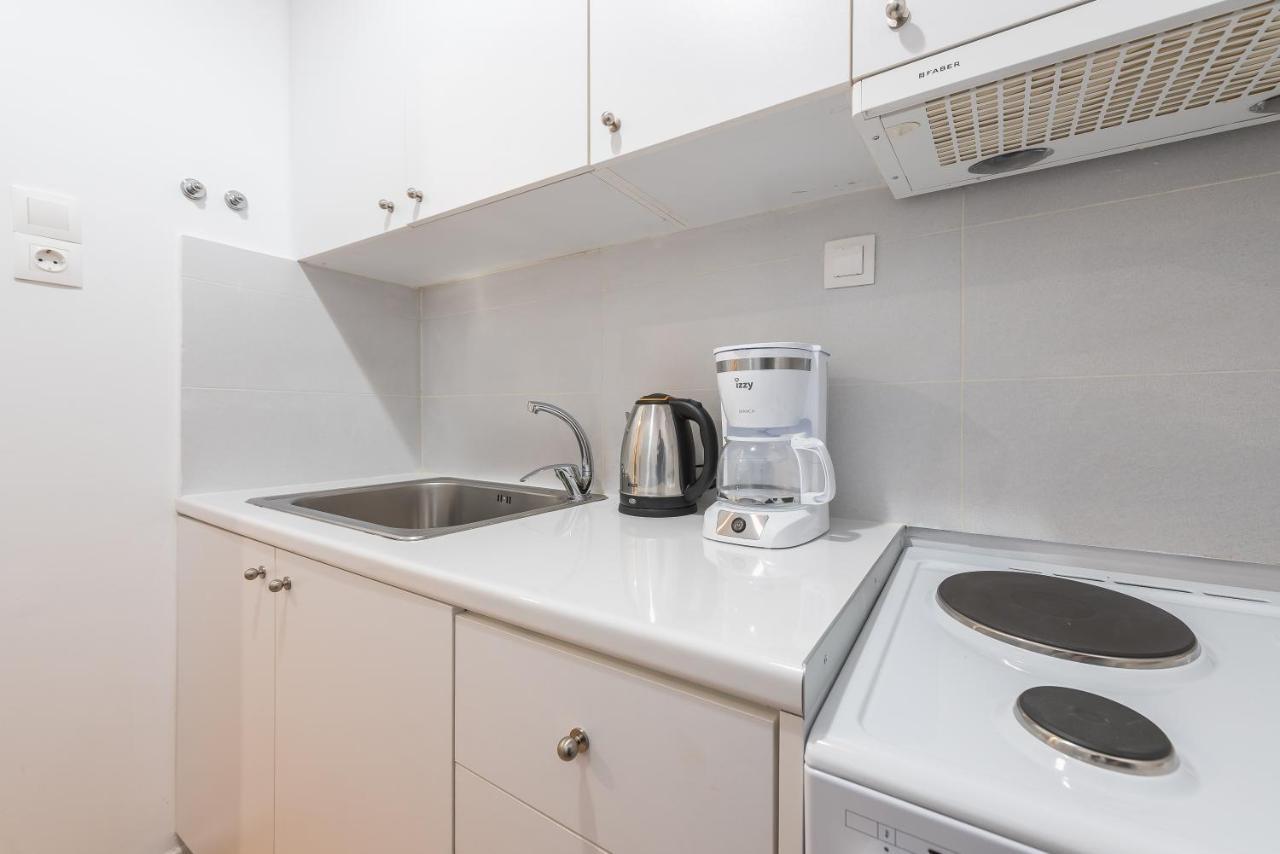 Apartment At Megaro Mousikis St Semi Basement 1Bed 2 Pers Atenas Exterior foto