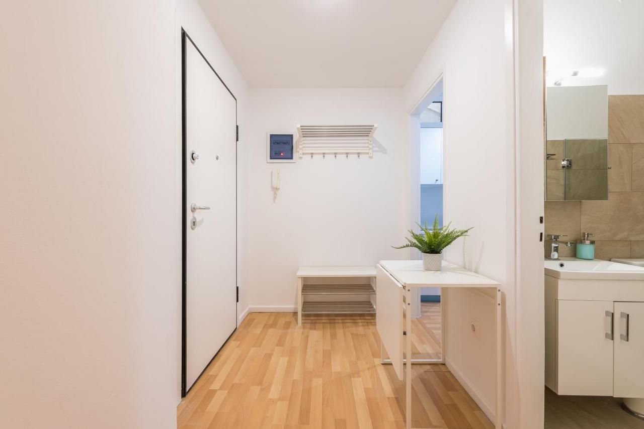 Apartment At Megaro Mousikis St Semi Basement 1Bed 2 Pers Atenas Exterior foto